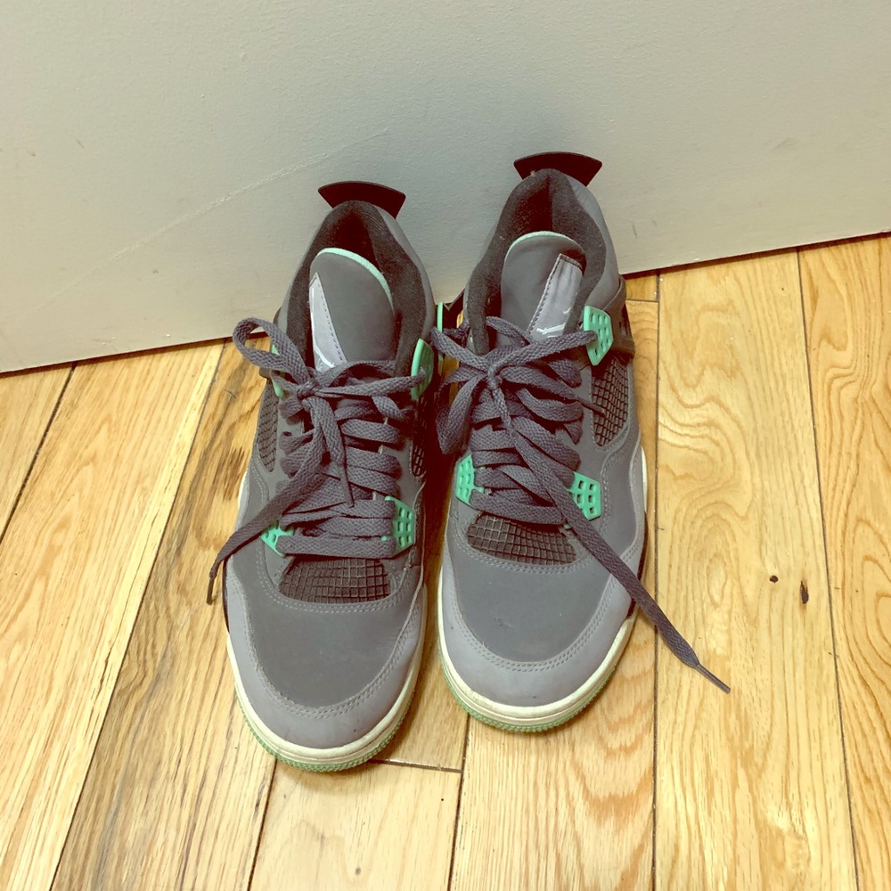 Nike Air Jordan.